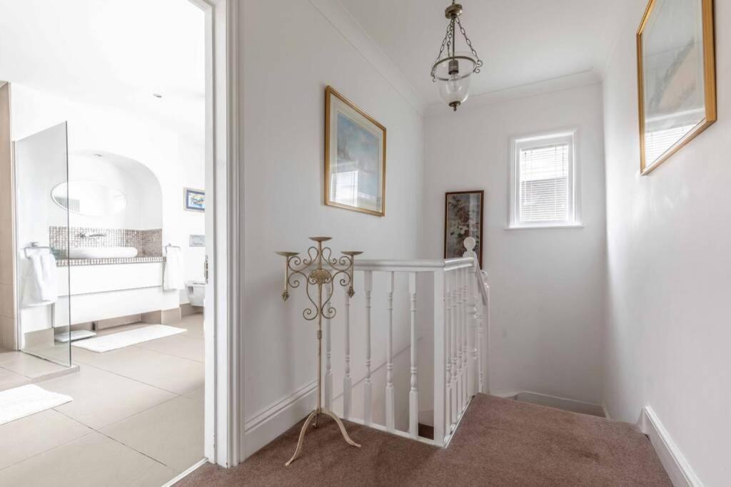 Windsor Town Centre Victorian Townhouse Sleeps 6 Villa Kültér fotó